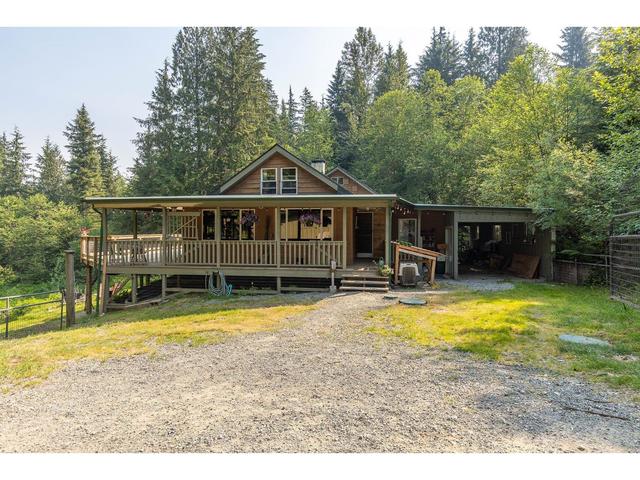 12490 Ogden Drive, House detached with 3 bedrooms, 2 bathrooms and 8 parking in Mission BC | Image 1