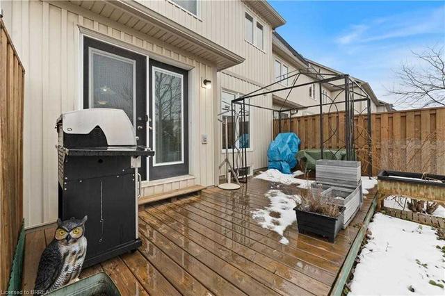 220 Blackburn Dr, Townhouse with 2 bedrooms, 3 bathrooms and 2 parking in Brantford ON | Image 17