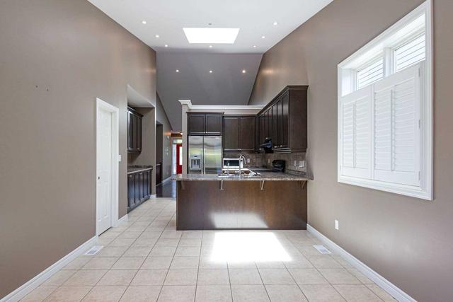 3 Carere Cres, House detached with 2 bedrooms, 3 bathrooms and 5 parking in Guelph ON | Image 5