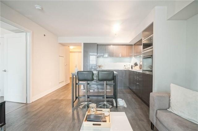711 - 318 Richmond St W, Condo with 1 bedrooms, 1 bathrooms and 1 parking in Toronto ON | Image 5