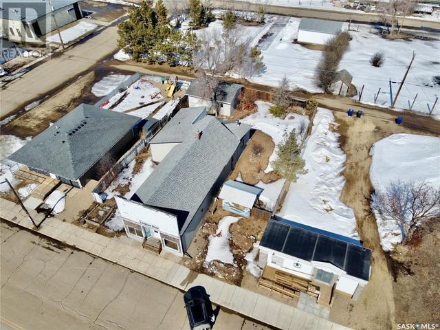209 Main Street E, House detached with 4 bedrooms, 1 bathrooms and null parking in Langham SK | Image 4