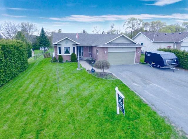 96 Elm St, House detached with 3 bedrooms, 2 bathrooms and 9 parking in Kawartha Lakes ON | Image 1