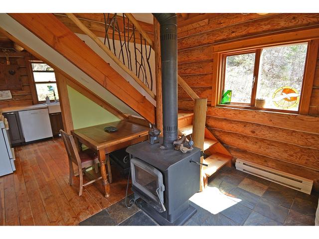 8907 Martens Road, House detached with 3 bedrooms, 2 bathrooms and null parking in Central Kootenay H BC | Image 27