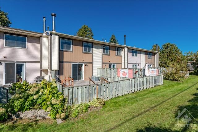 6400 Mary Jane Crescent, Townhouse with 2 bedrooms, 3 bathrooms and 2 parking in Ottawa ON | Image 29