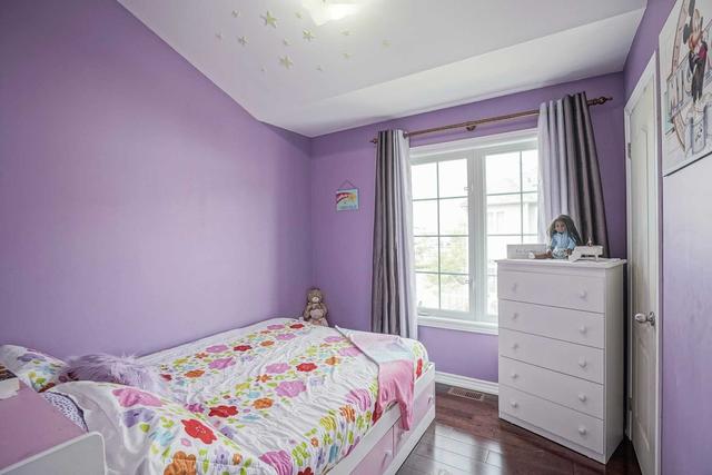 5 Piggot Mews, House attached with 3 bedrooms, 2 bathrooms and 1 parking in Toronto ON | Image 18