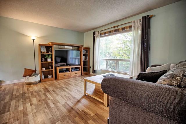 7 Birchmount Crt, House detached with 3 bedrooms, 2 bathrooms and 4 parking in Kawartha Lakes ON | Image 6