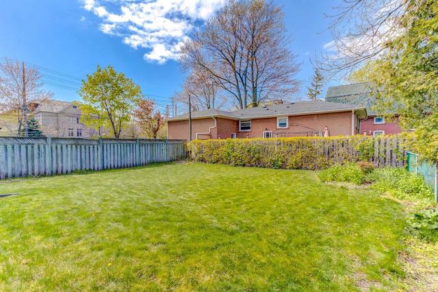 4 Cardigan Rd, House detached with 3 bedrooms, 2 bathrooms and 5 parking in Toronto ON | Image 13