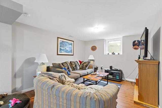 72 Burns Dr, House detached with 3 bedrooms, 2 bathrooms and 6 parking in Guelph ON | Image 5