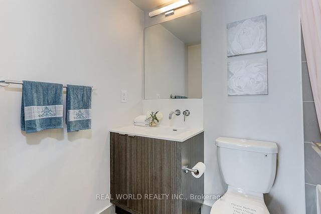 3010 - 100 Harbour St, Condo with 3 bedrooms, 2 bathrooms and 1 parking in Toronto ON | Image 20
