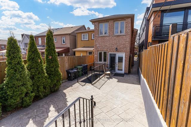 165 Caledonia Rd, House detached with 3 bedrooms, 3 bathrooms and 3 parking in Toronto ON | Image 27