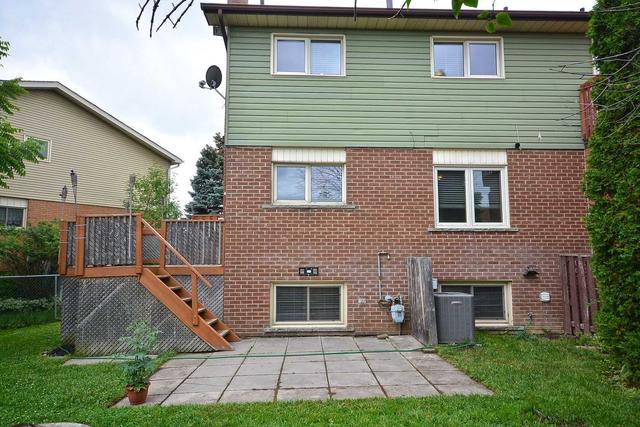 27 Newlyn Cres, House semidetached with 3 bedrooms, 2 bathrooms and 4 parking in Brampton ON | Image 29