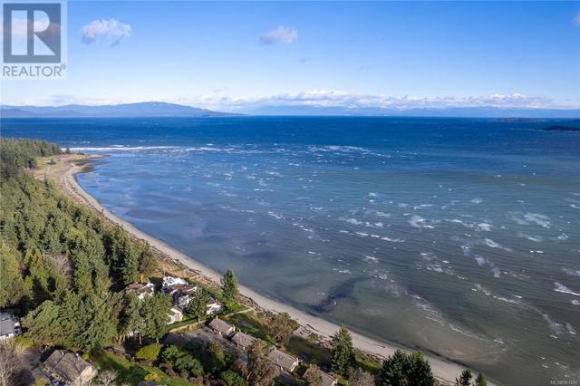 141 - 1080 Resort Dr, House attached with 3 bedrooms, 2 bathrooms and null parking in Parksville BC | Image 2