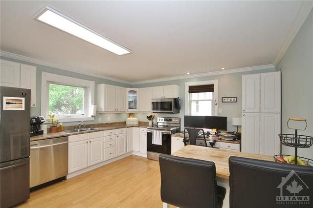 6498 Fourth Line Road, House detached with 3 bedrooms, 1 bathrooms and 6 parking in Ottawa ON | Image 8