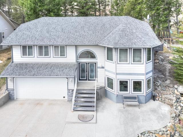 781 Westridge Drive, House detached with 4 bedrooms, 3 bathrooms and 4 parking in Invermere BC | Image 3