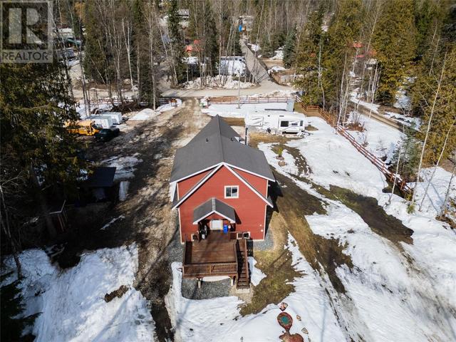 3299 Loschinski Road, House detached with 6 bedrooms, 3 bathrooms and null parking in Columbia Shuswap B BC | Image 52