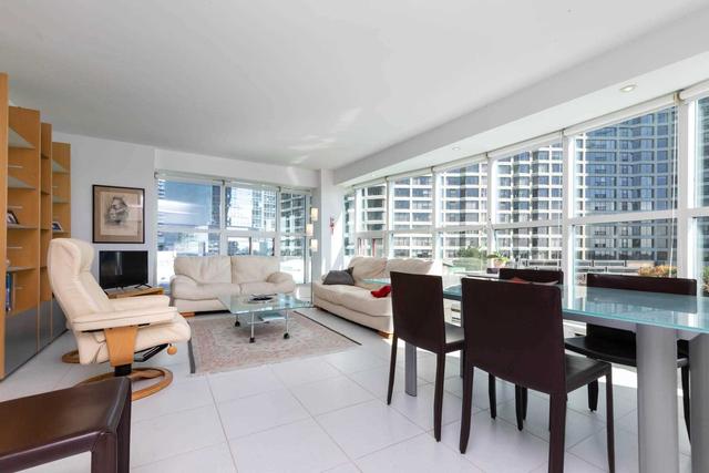 1102 - 99 Harbour Sq, Condo with 2 bedrooms, 2 bathrooms and 1 parking in Toronto ON | Image 34