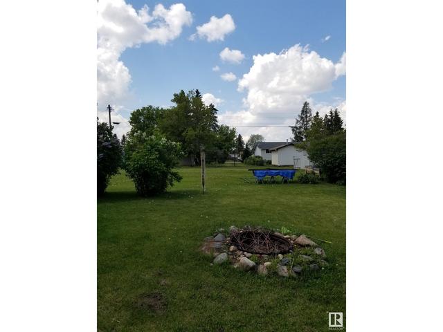 5112 47 St, House detached with 2 bedrooms, 1 bathrooms and null parking in Waskatenau AB | Image 9
