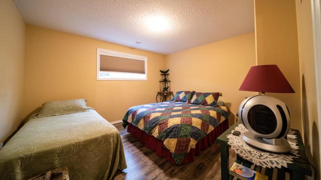 909 8 Avenue, House detached with 4 bedrooms, 3 bathrooms and 6 parking in Wainwright AB | Image 40