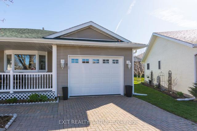 7 Quaker Crt, House detached with 2 bedrooms, 2 bathrooms and 3 parking in Prince Edward County ON | Image 26