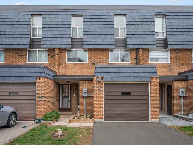 29 Sego Royalway, Townhouse with 3 bedrooms, 2 bathrooms and 2 parking in Toronto ON | Card Image