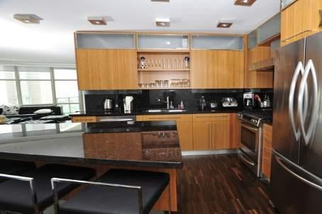 809 - 35 Mariner Terr, Condo with 2 bedrooms, 2 bathrooms and 1 parking in Toronto ON | Image 3