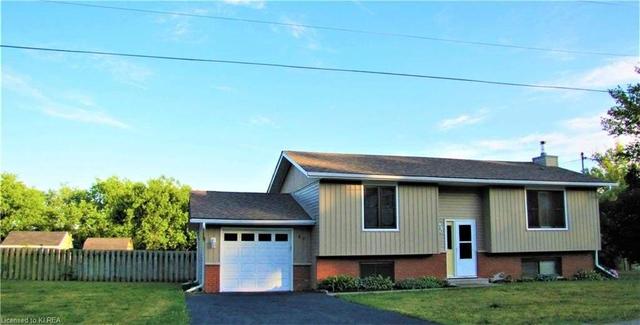 46 Taylor St, House detached with 2 bedrooms, 2 bathrooms and 3 parking in Kawartha Lakes ON | Image 12