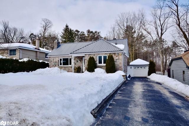 80 William Street, House detached with 3 bedrooms, 2 bathrooms and 6 parking in Barrie ON | Image 2