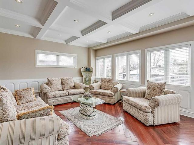 502 Ravineview Way, House detached with 5 bedrooms, 5 bathrooms and 2 parking in Oakville ON | Image 5