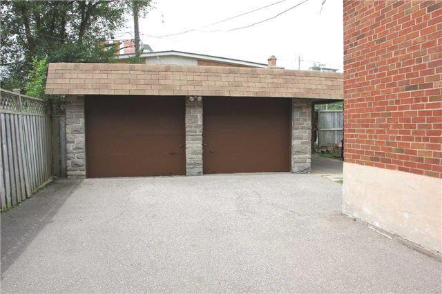 70 Greylawn Cres, House detached with 4 bedrooms, 4 bathrooms and 8 parking in Toronto ON | Image 3