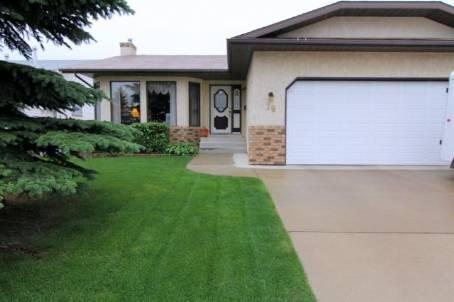 19 Elder St, House detached with 3 bedrooms, 3 bathrooms and 2 parking in Red Deer AB | Image 1