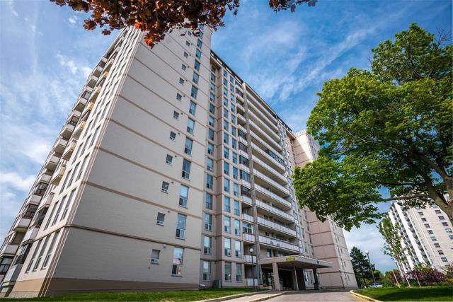 1209 - 130 Neptune Dr, Condo with 3 bedrooms, 2 bathrooms and 1 parking in Toronto ON | Image 1