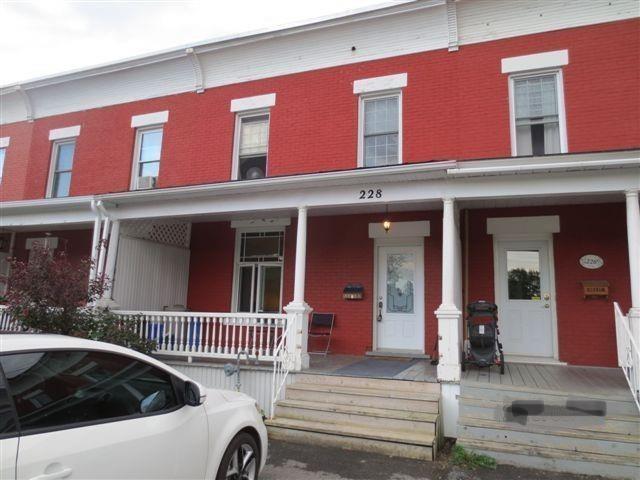 228 Third Street, Townhouse with 3 bedrooms, 2 bathrooms and 2 parking in Cornwall ON | Image 1