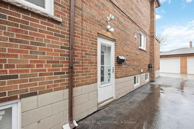 845 Runnymede Rd, House semidetached with 3 bedrooms, 3 bathrooms and 2 parking in Toronto ON | Image 22