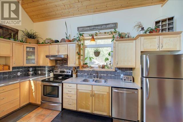 1124 Fish Lake Road, House detached with 3 bedrooms, 2 bathrooms and 7 parking in Okanagan Similkameen F BC | Image 9