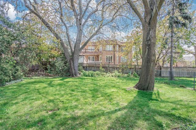 13 King George's Dr, House detached with 3 bedrooms, 2 bathrooms and 6 parking in Toronto ON | Image 31