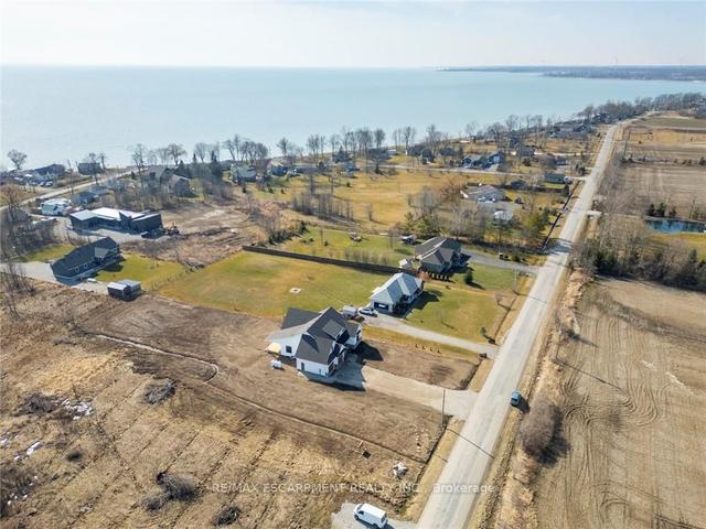 3248 Lakeshore Rd, House detached with 3 bedrooms, 3 bathrooms and 8 parking in Haldimand County ON | Image 38
