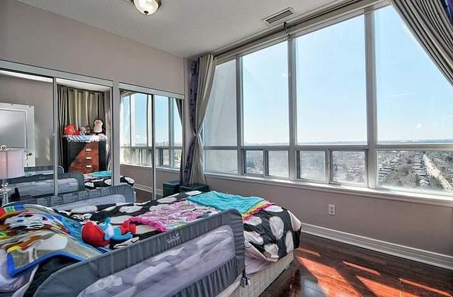Uph02 - 1 Avondale Ave, Condo with 2 bedrooms, 2 bathrooms and 1 parking in Toronto ON | Image 13