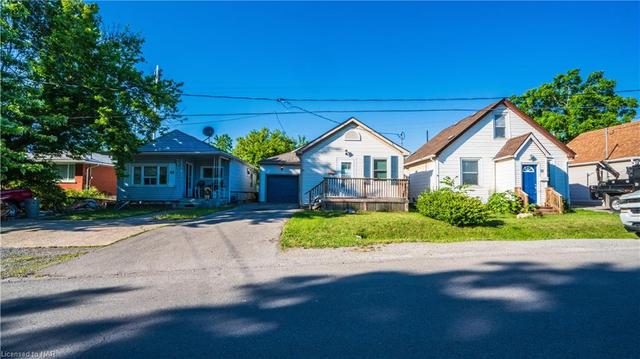 51 Rosedale Avenue, House detached with 2 bedrooms, 1 bathrooms and 3 parking in St. Catharines ON | Image 4