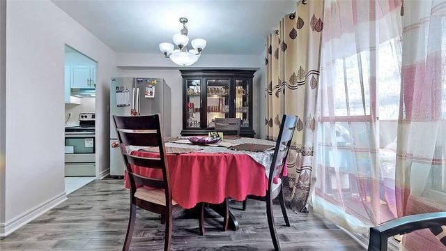 2209 - 5 Massey Sq, Condo with 3 bedrooms, 2 bathrooms and 1 parking in Toronto ON | Image 8