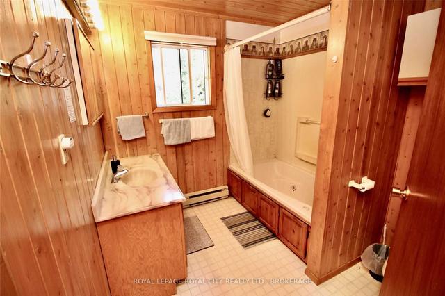 7328 Highway 6, House detached with 2 bedrooms, 2 bathrooms and 10 parking in Northern Bruce Peninsula ON | Image 10