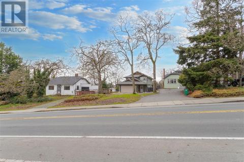 988 Cloverdale Ave, Saanich, BC, V8X2T8 | Card Image