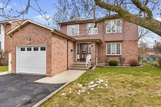 7 Cambridge Crescent, House detached with 4 bedrooms, 3 bathrooms and 5 parking in Brockville ON | Image 2