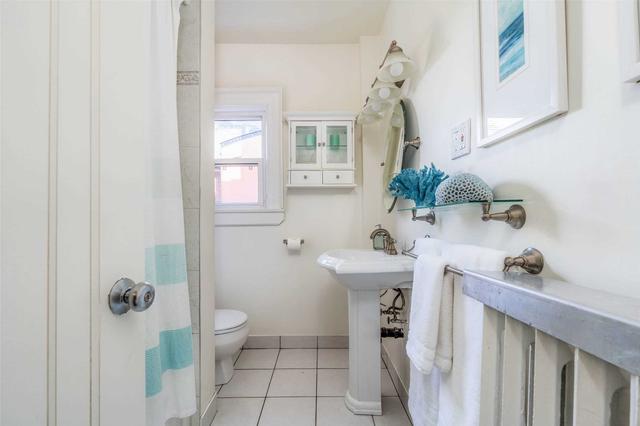 252 Melrose Ave, House semidetached with 3 bedrooms, 1 bathrooms and 4 parking in Toronto ON | Image 14