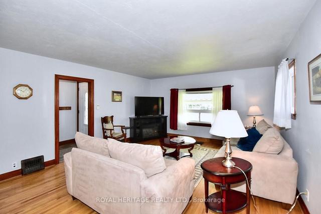 614 Sherbrooke St, House detached with 3 bedrooms, 2 bathrooms and 7 parking in Peterborough ON | Image 19