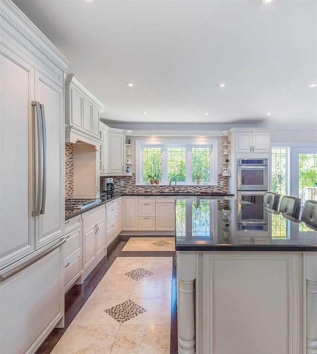 132 Milton St, House detached with 4 bedrooms, 4 bathrooms and 3 parking in Toronto ON | Image 11