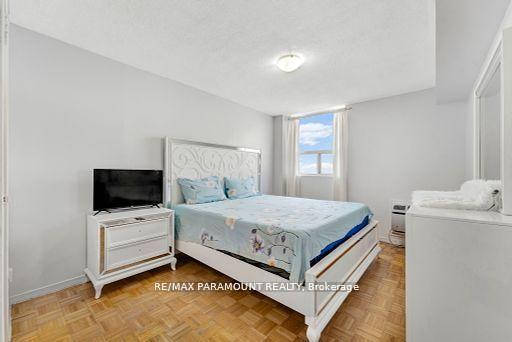 303 - 1881 Jane St, Condo with 3 bedrooms, 2 bathrooms and 1 parking in Toronto ON | Image 11