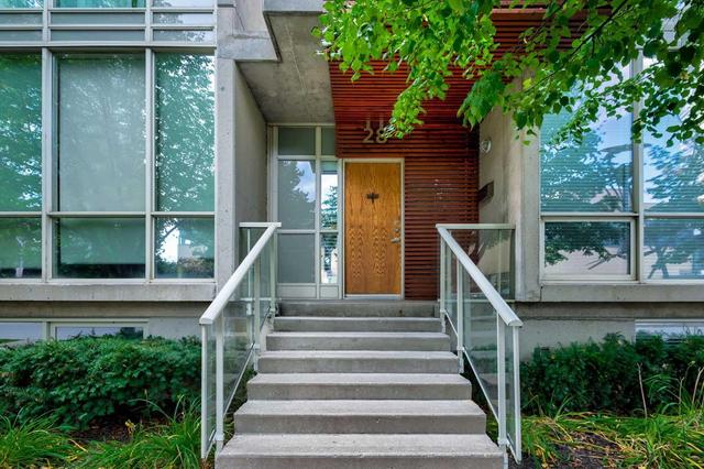 Th 3 - 28 Mariner Terr, Townhouse with 3 bedrooms, 3 bathrooms and 1 parking in Toronto ON | Image 2
