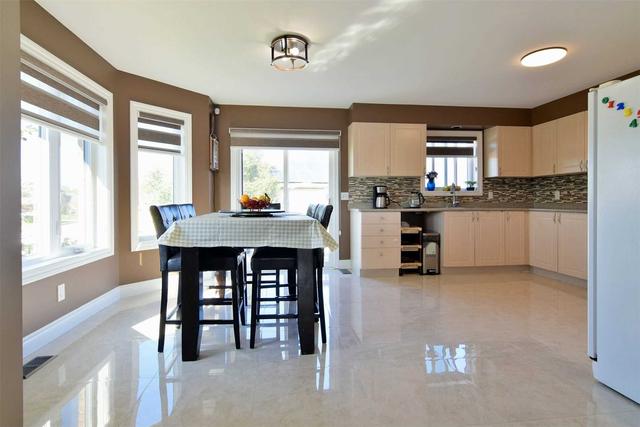 1412 Girard Dr, House detached with 3 bedrooms, 3 bathrooms and 9 parking in Lakeshore ON | Image 4