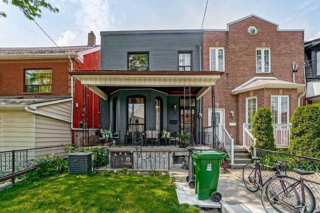 174 Lisgar St, House semidetached with 4 bedrooms, 2 bathrooms and 2 parking in Toronto ON | Image 1