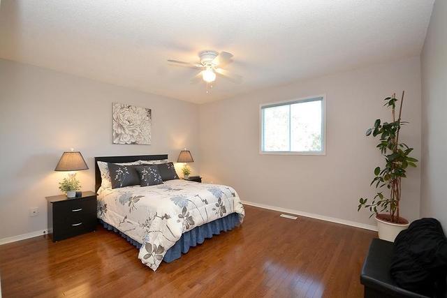 18 Chopin Cres, House detached with 4 bedrooms, 4 bathrooms and 6 parking in Brampton ON | Image 18